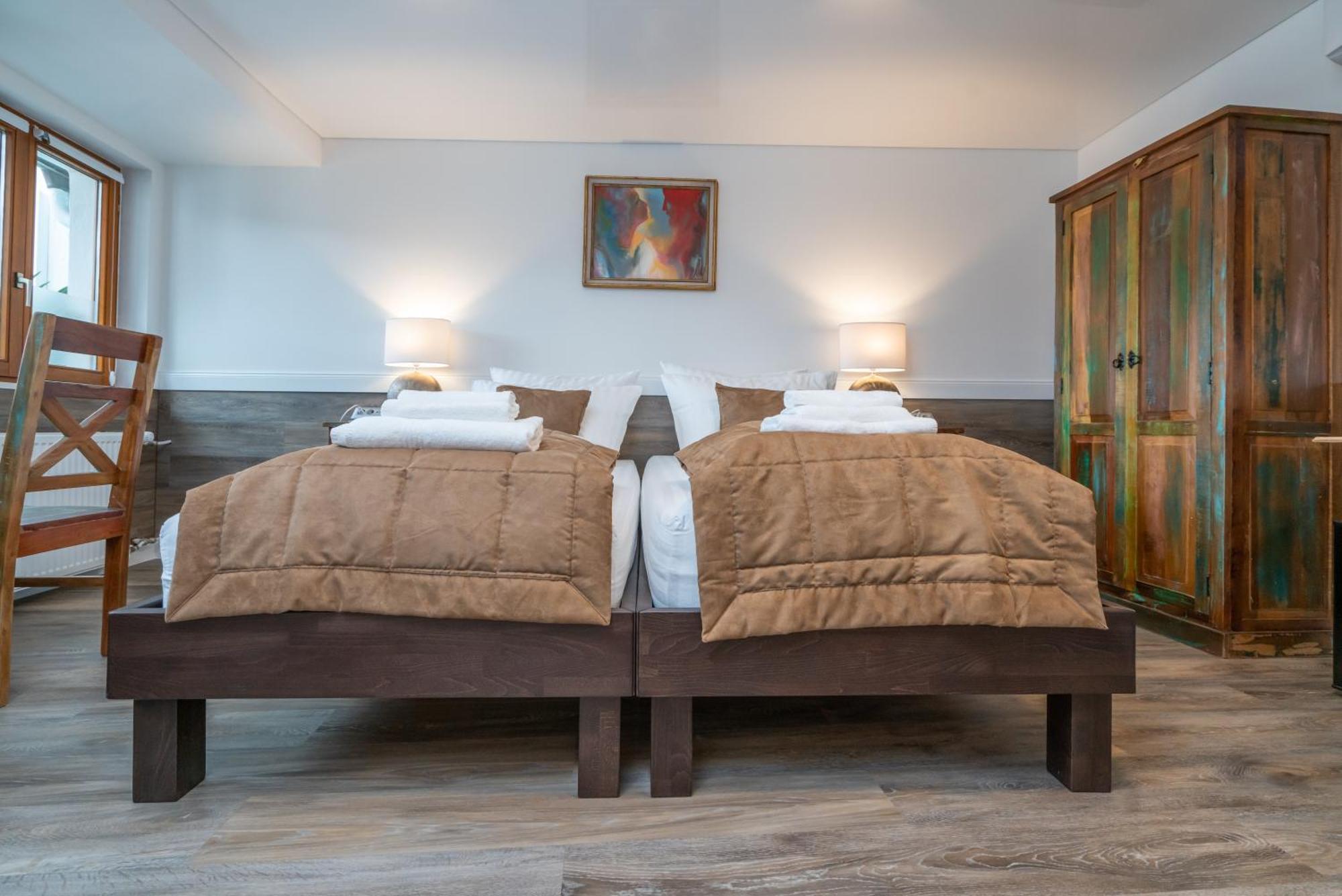 גאגנאו Landhotel Engel & Kreuz מראה חיצוני תמונה