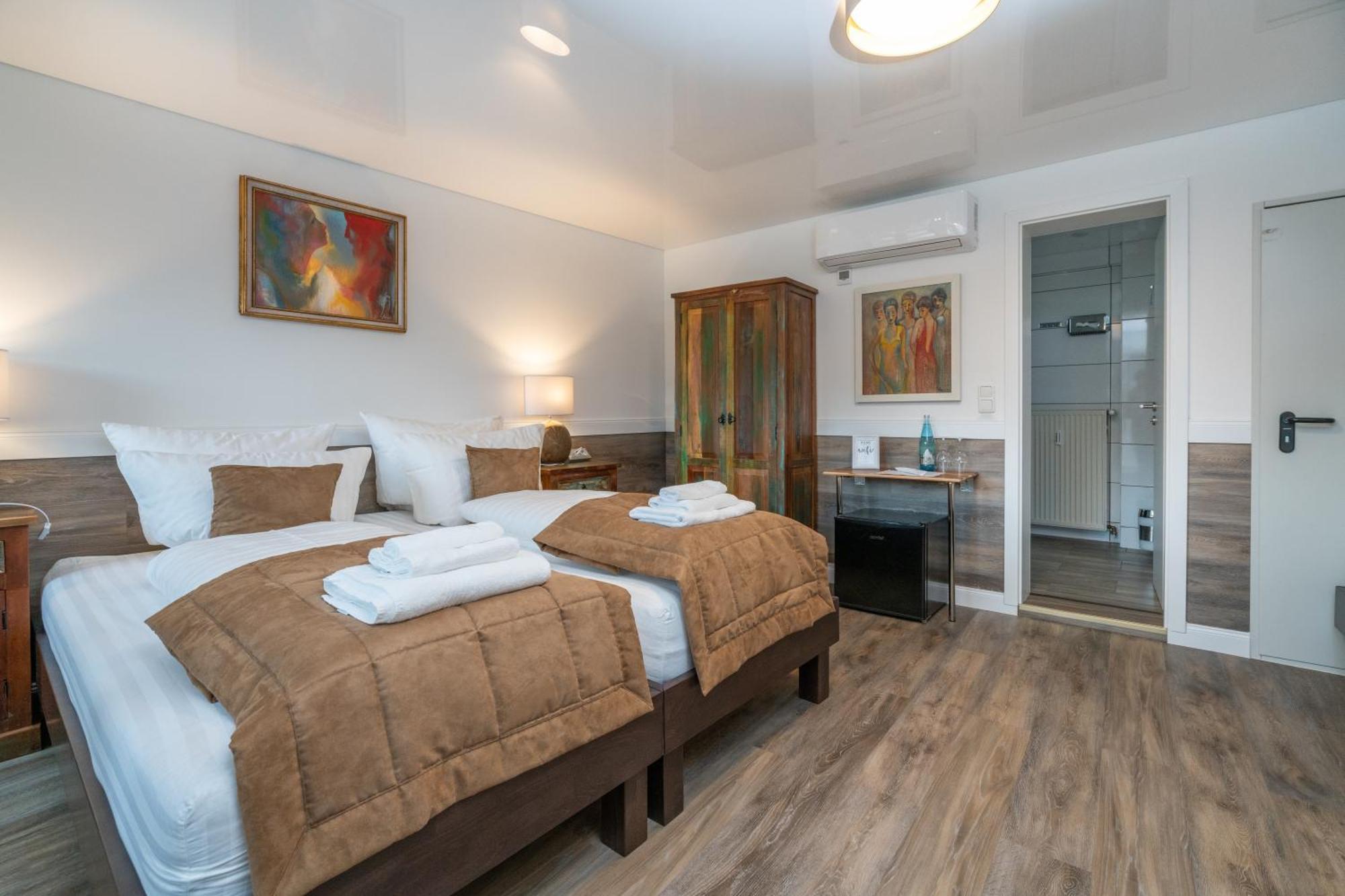 גאגנאו Landhotel Engel & Kreuz מראה חיצוני תמונה