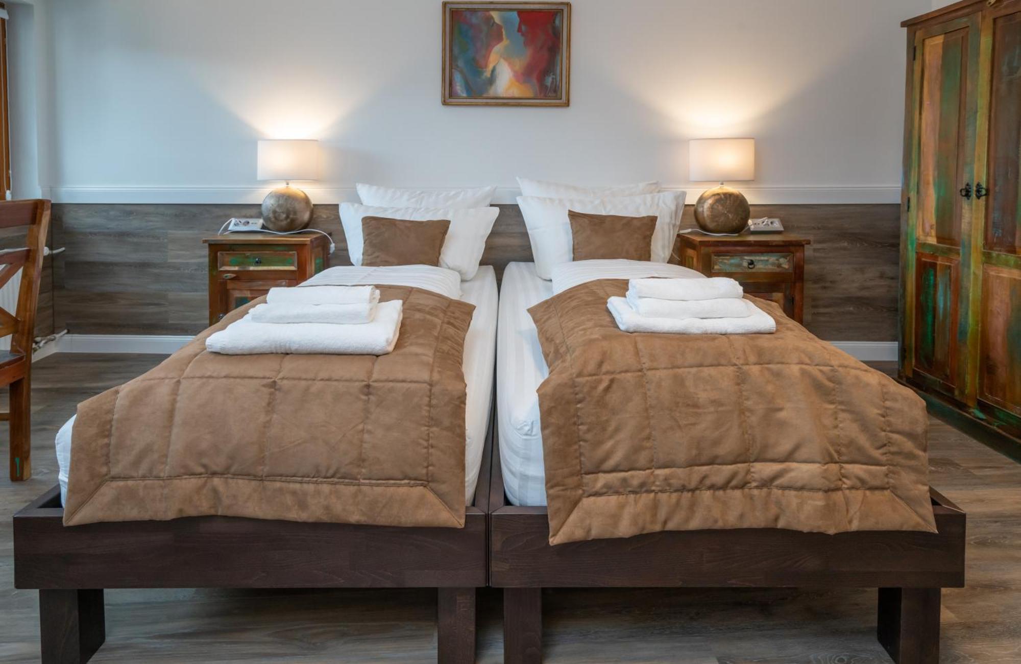 גאגנאו Landhotel Engel & Kreuz מראה חיצוני תמונה