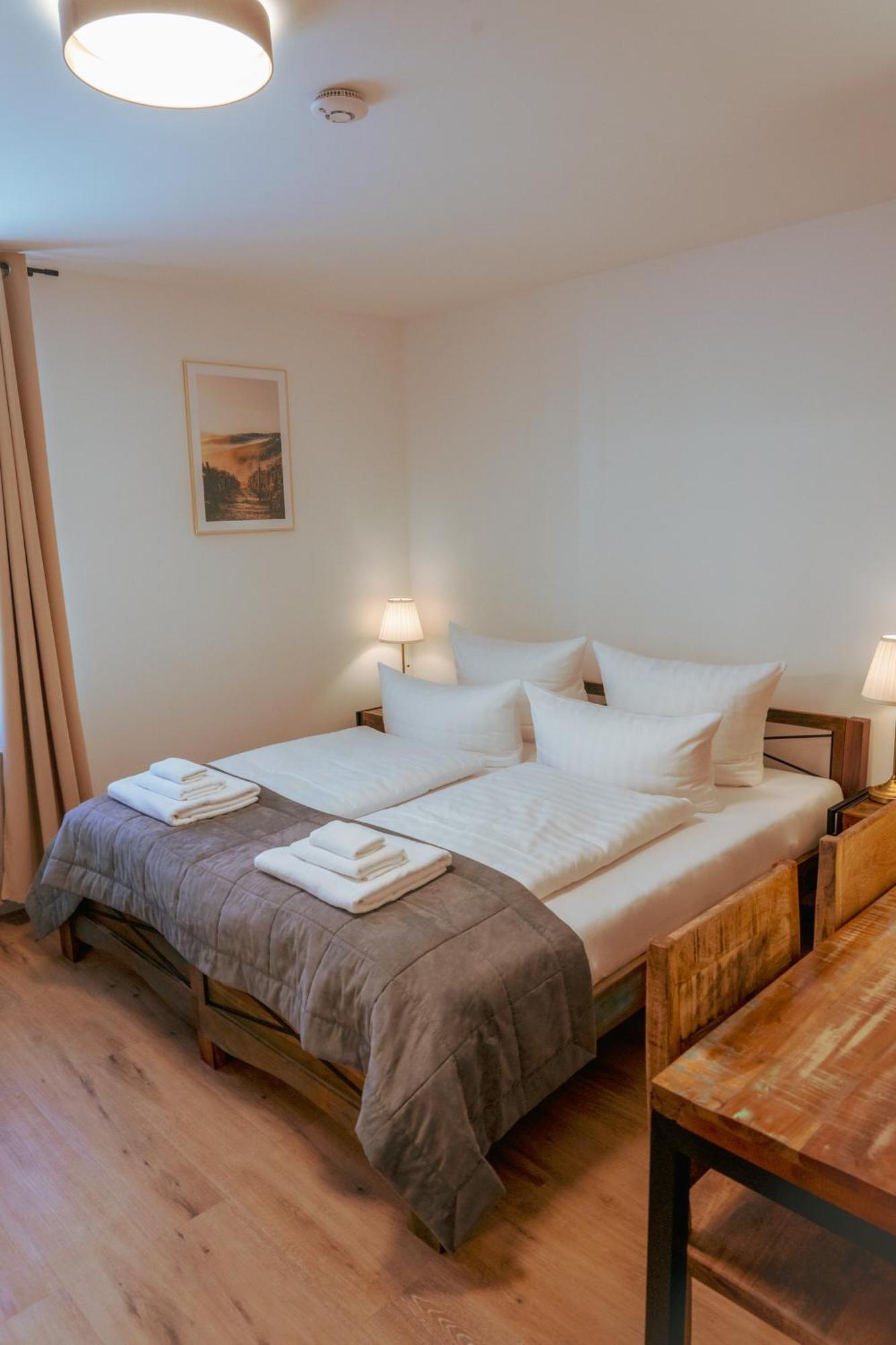 גאגנאו Landhotel Engel & Kreuz מראה חיצוני תמונה