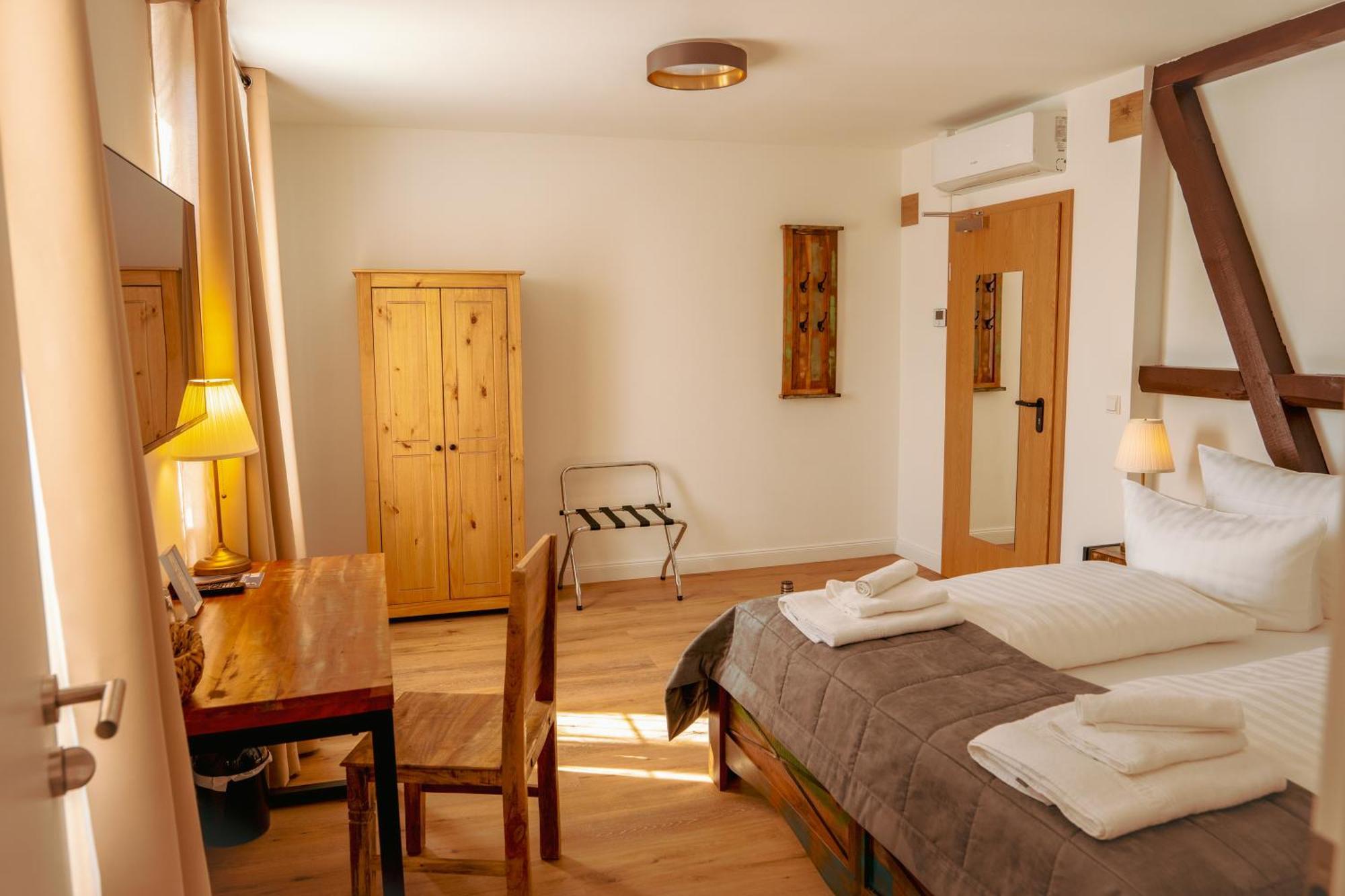 גאגנאו Landhotel Engel & Kreuz מראה חיצוני תמונה