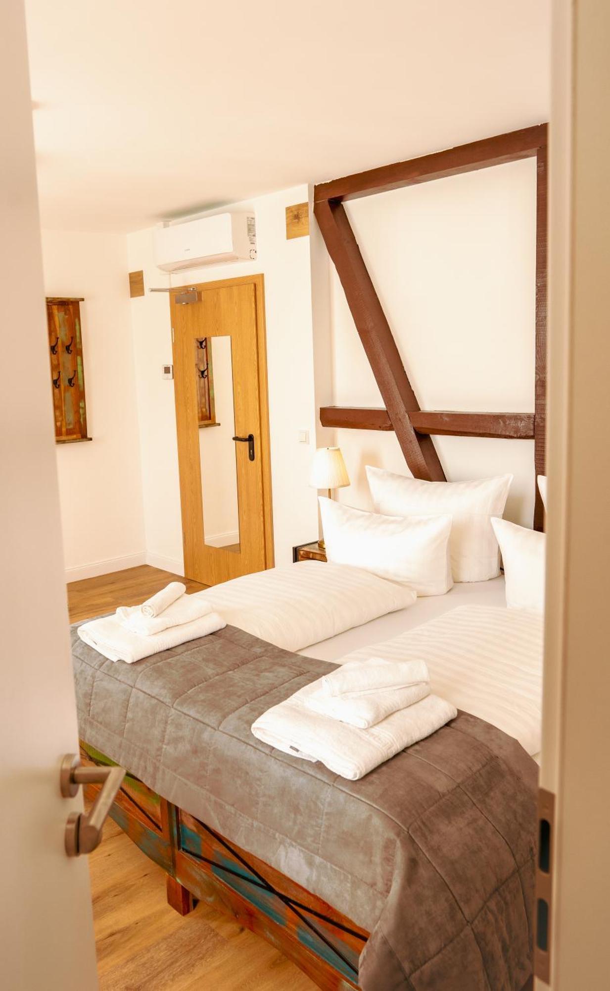 גאגנאו Landhotel Engel & Kreuz מראה חיצוני תמונה